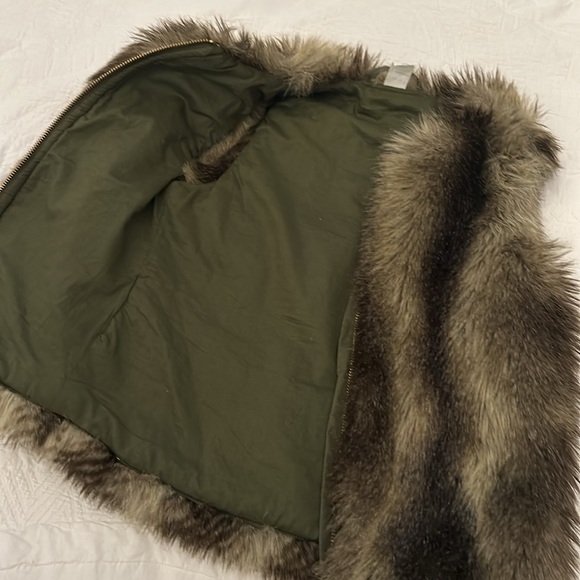 Gap Kids Canvas Jacket with Fur Vest - Picture 7 of 8